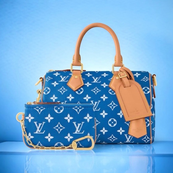 đLOUIS VUITTON RUNWAY Calfskin Monogram Speedy P9 Bandouliere 25 BLUE-GIFTABLE - Picture 1 of 15